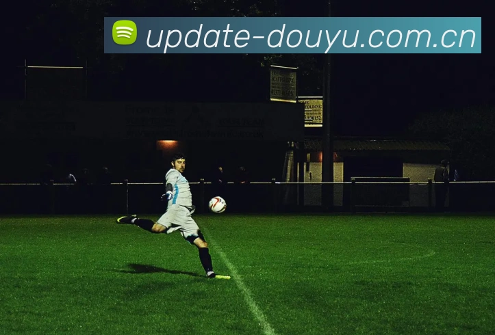 斗鱼直播 App多端展示图 - 斗鱼·看见每种热爱的直播平台_DouYu